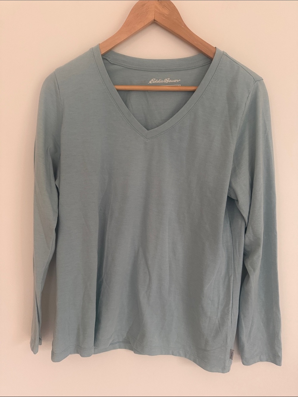 Eddie Bauer Woman Blue V Neck Long Sleeve Pullover T Shirt Size L